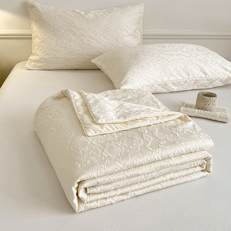 MAJESTICBLOOM – Elegant Bedding Set for Dramatic Bedroom Styling
