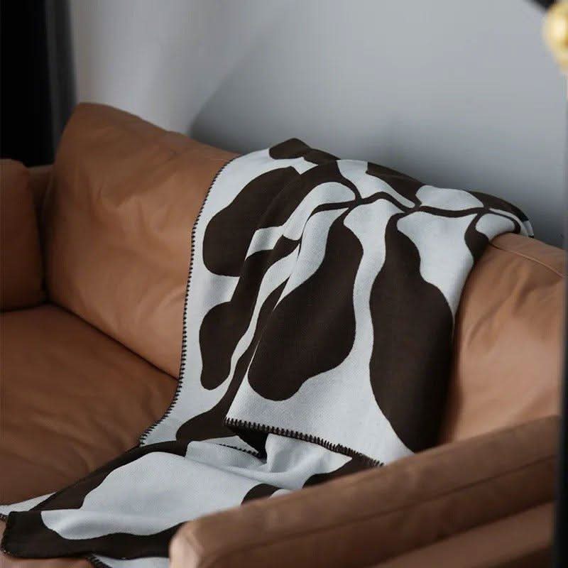 ARTAVENIXA – Boho Statement Blanket for Creative Sofa Styling