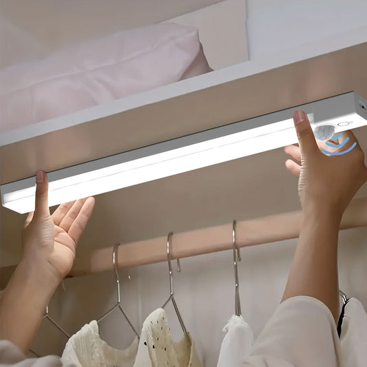 MOTIONLUX - Luce notturna LED intelligente con sensore di movimento, batteria ricaricabile USB e luminosità regolabile