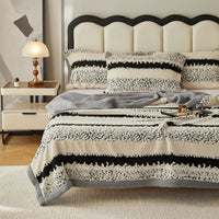 COZYLINES – Striped Blanket for Relaxed and Modern Living