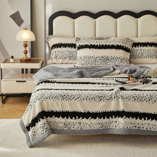 COZYLINES – Gestreifte Decke für ein entspanntes und modernes Zuhause
