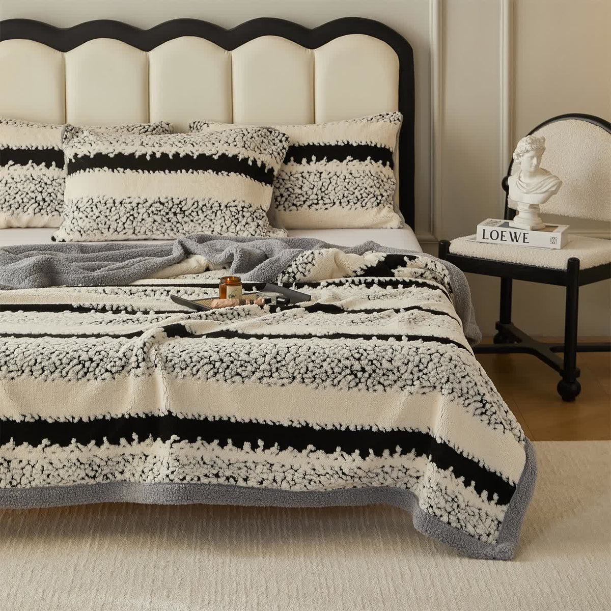 COZYLINES – Striped Blanket for Relaxed and Modern Living