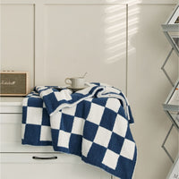CHECKERCREST – Knit Blanket for Bold Contrast Style