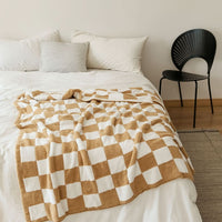 CHECKERCREST – Knit Blanket for Bold Contrast Style