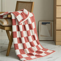 CHECKERCREST – Knit Blanket for Bold Contrast Style