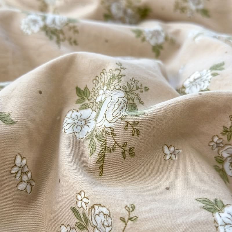 FLORALIVA – Lightweight Floral Summer Quilt for Cozy Sleep Comfort