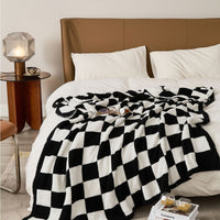 CHECKERCREST – Knit Blanket for Bold Contrast Style
