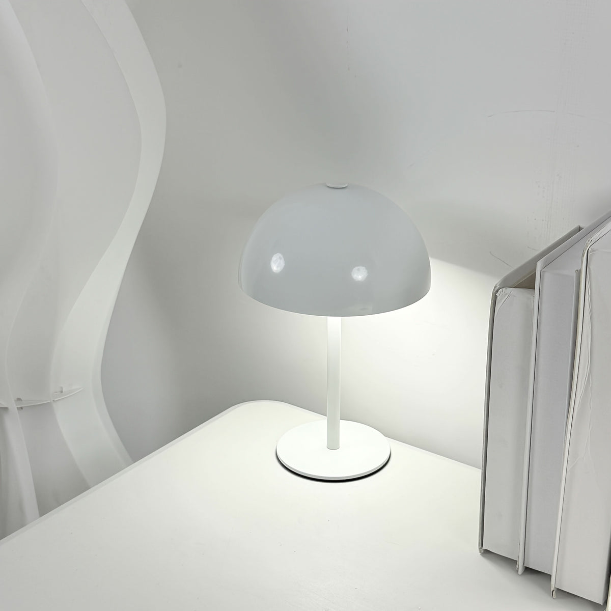 LUMORA – Lampe de bureau tactile sans fil  