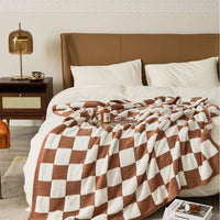 CHECKERCREST – Knit Blanket for Bold Contrast Style