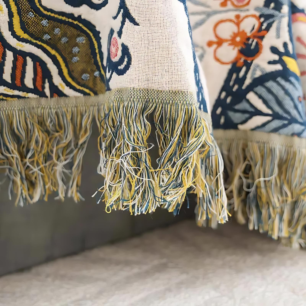 FLORIELUNA – Floral Statement Throw for Refined Living Room Accents