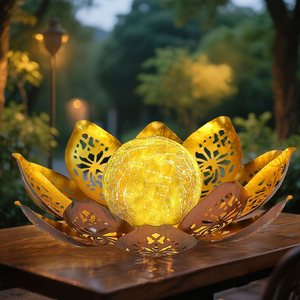 LOTUSORA – Lampada da giardino solare a forma di loto