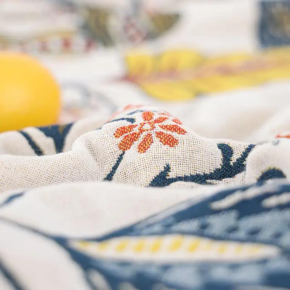 FLORIELUNA – Floral Statement Throw for Refined Living Room Accents