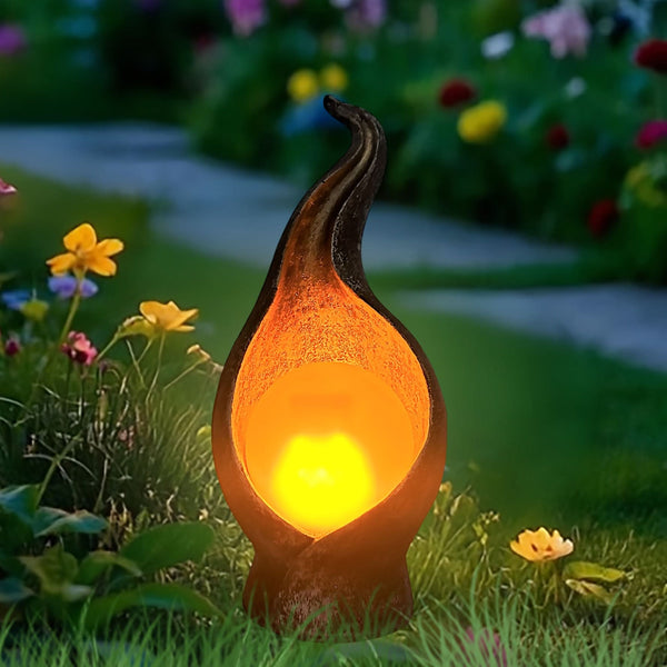 FLAMESTATUE – Solcelledrevet flamme have lampe