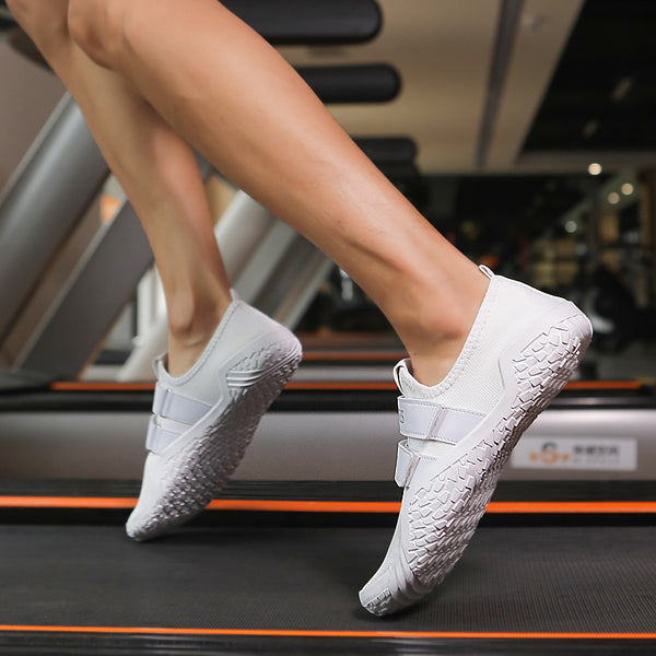 SQUATBASE - Flat training shoes designed for stability in squats and lifting