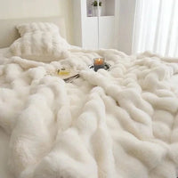 CURVORA – Sculptural Throw Blanket for Cozy Contemporary Spaces