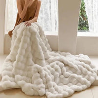 CURVORA – Sculptural Throw Blanket for Cozy Contemporary Spaces