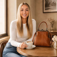 CLASPELLE – Sac bandoulière vintage à fermoir baiser pour un style signature