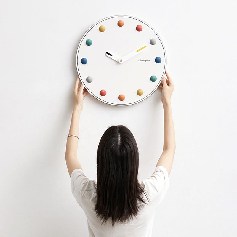 VIBRANIXA – Minimalist Wall Clock for Bright and Lively Spaces