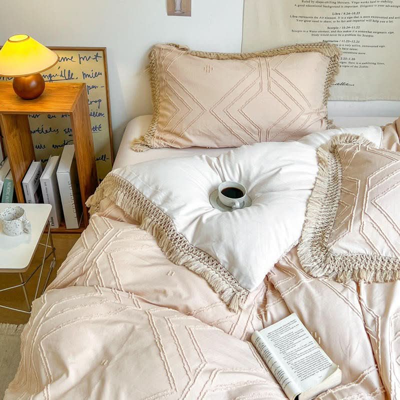 BEDORIXA – Tassel Bedding Set for Refined Bedroom Ambience