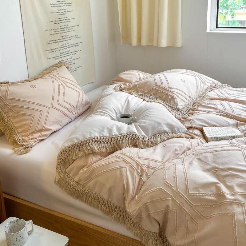 BEDORIXA – Tassel Bedding Set for Refined Bedroom Ambience