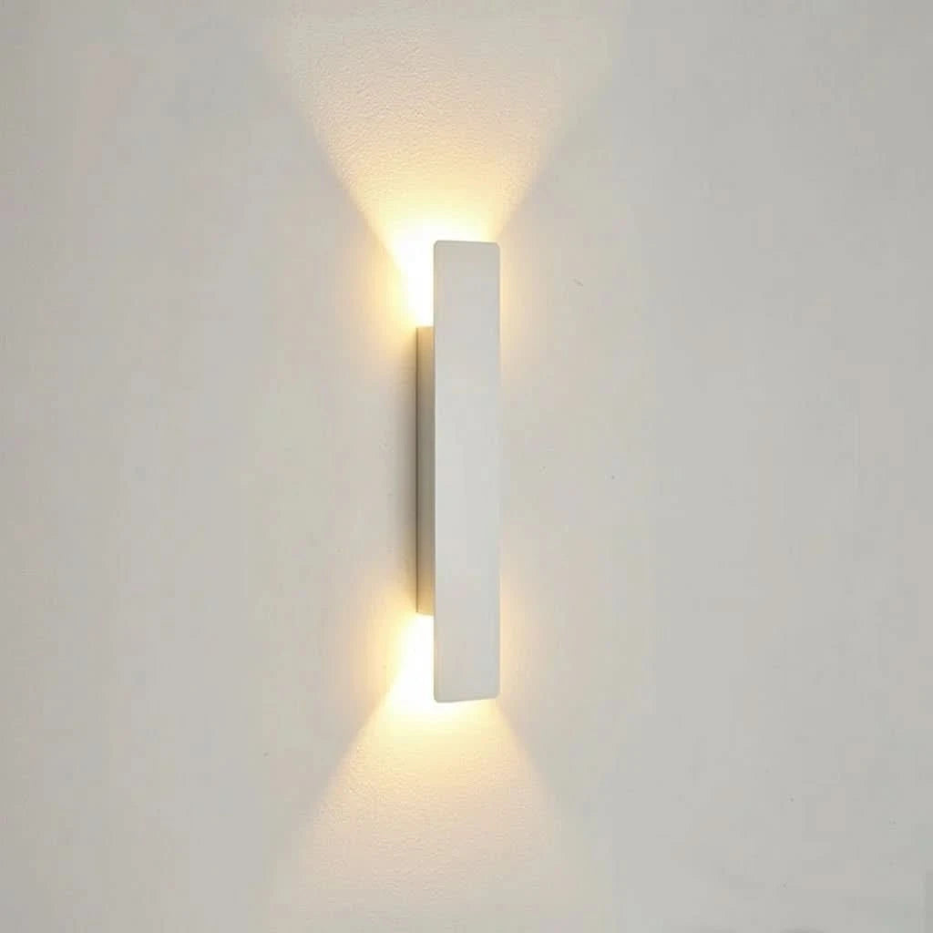 OUTGLOW – Wasserdichte Wandlampe