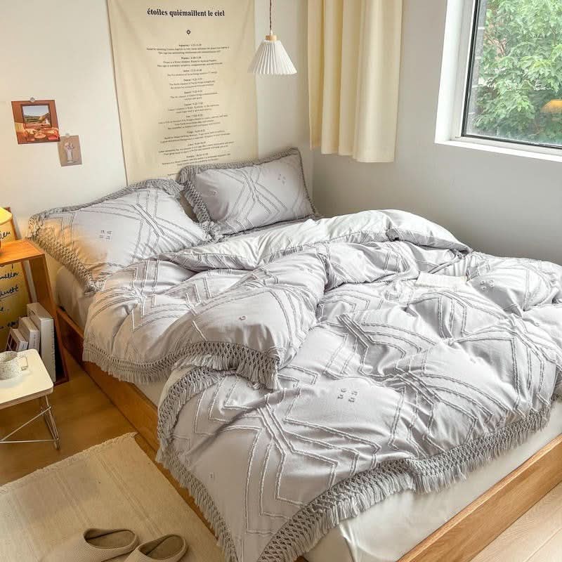 BEDORIXA – Tassel Bedding Set for Refined Bedroom Ambience