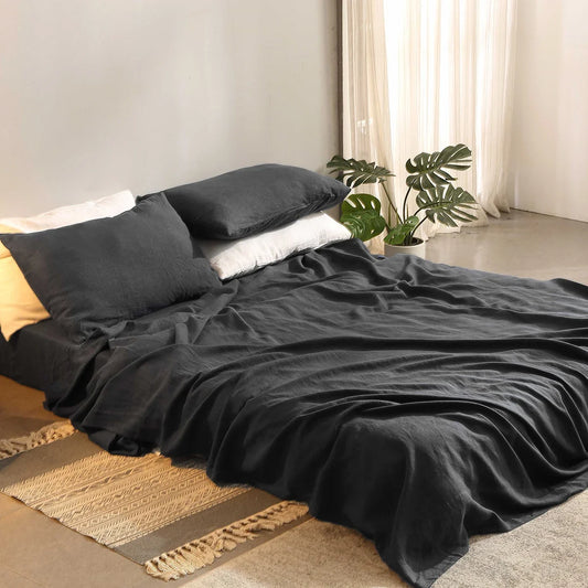 URBANDUSK – Minimalist Bedding Set for Atmospheric Interiors