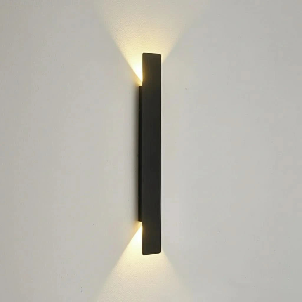 OUTGLOW – Wasserdichte Wandlampe