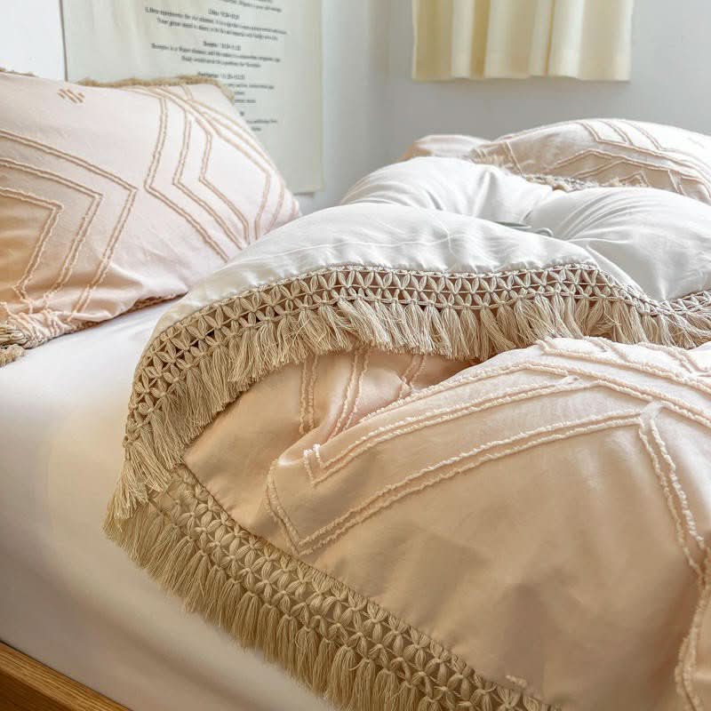 BEDORIXA – Tassel Bedding Set for Refined Bedroom Ambience