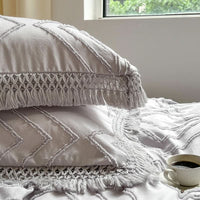 BEDORIXA – Tassel Bedding Set for Refined Bedroom Ambience