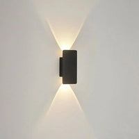 OUTGLOW – Wasserdichte Wandlampe