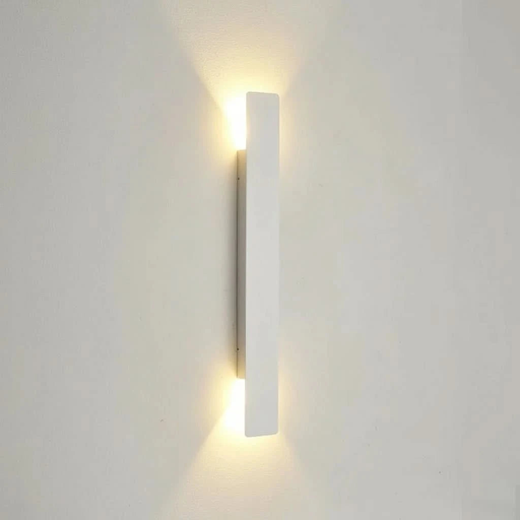 OUTGLOW – Wasserdichte Wandlampe