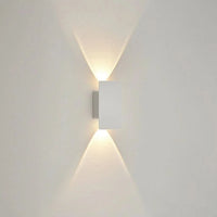 OUTGLOW – Wasserdichte Wandlampe