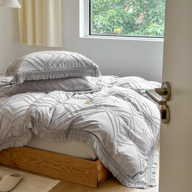 BEDORIXA – Tassel Bedding Set for Refined Bedroom Ambience