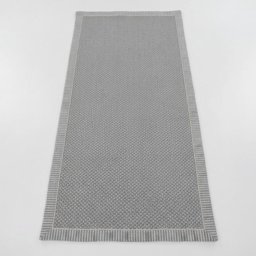 COMFICOVER – Non-Slip Sofa Throw Blanket for Stylish Furniture Protection