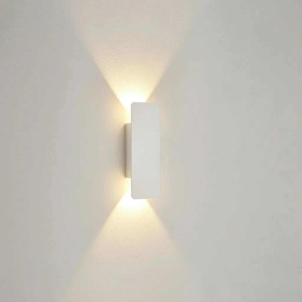 OUTGLOW – Wasserdichte Wandlampe
