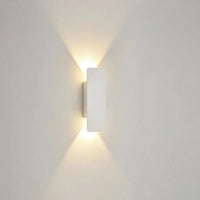 OUTGLOW – Wasserdichte Wandlampe