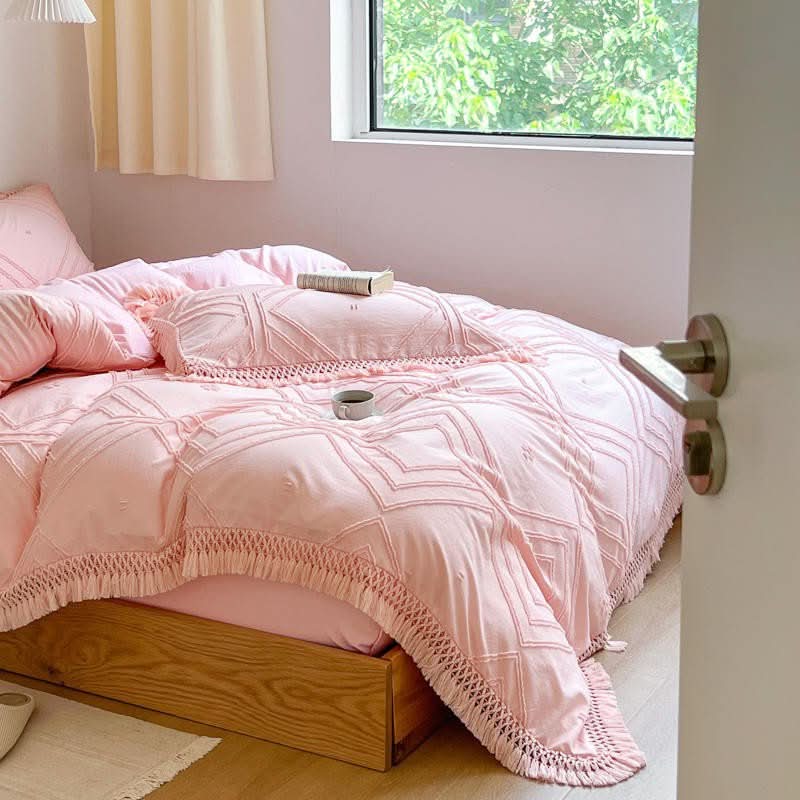 BEDORIXA – Tassel Bedding Set for Refined Bedroom Ambience