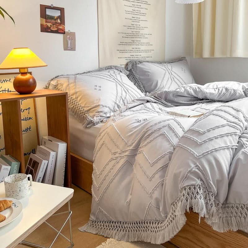 BEDORIXA – Tassel Bedding Set for Refined Bedroom Ambience