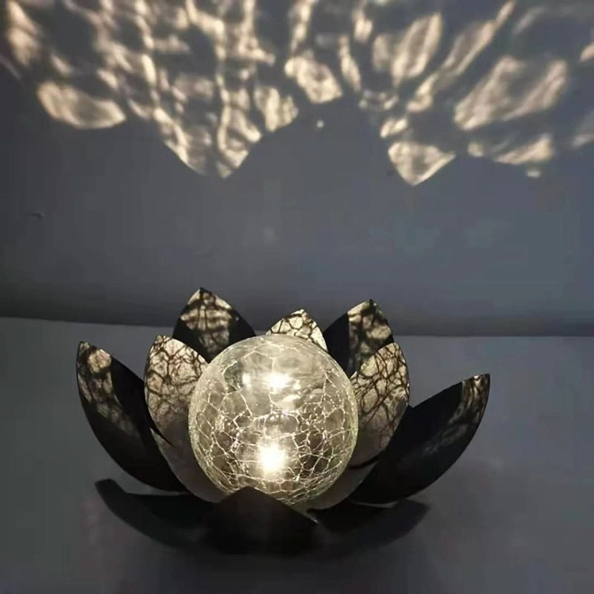 AURAPETAL - Solar lotus lamp with soft amber glow for elegant outdoor garden and patio ambiance