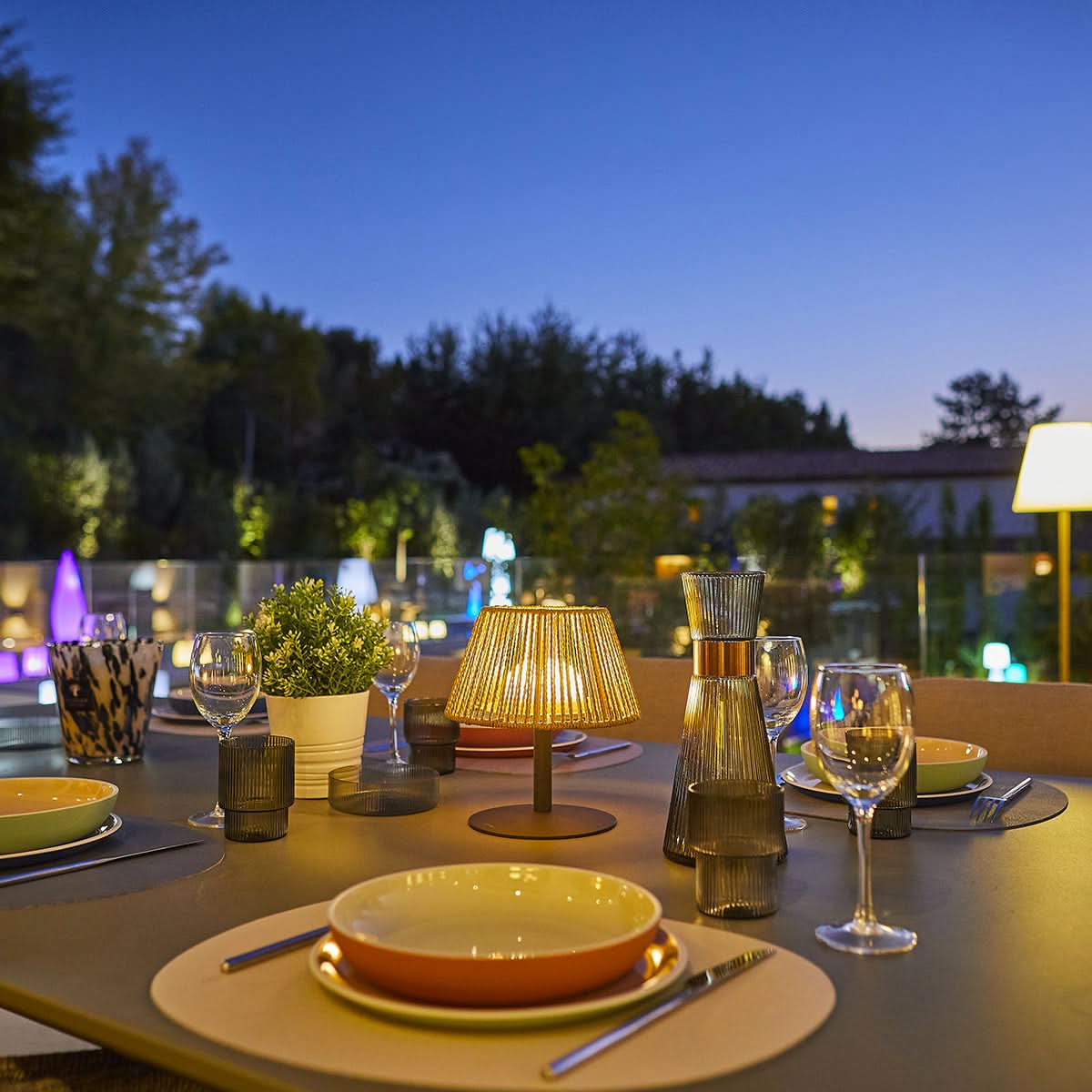 PATIOLIGHT – Εσωτερική και Εξωτερική LED Επιτραπέζια Λάμπα για Ζεστή Χαλαρωτική Ατμόσφαιρα  