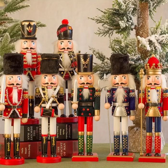 NOELSOLDIER – Nutcracker Figure for Charming Christmas Displays