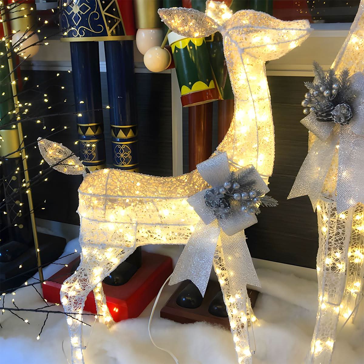 ANTLERGLOW – Christmas Elk Light Display for Charming Festive Decor