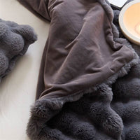 CURVORA – Sculptural Throw Blanket for Cozy Contemporary Spaces