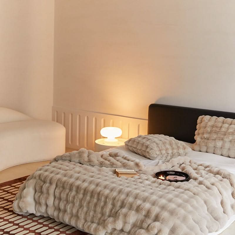 CURVORA – Sculptural Throw Blanket for Cozy Contemporary Spaces