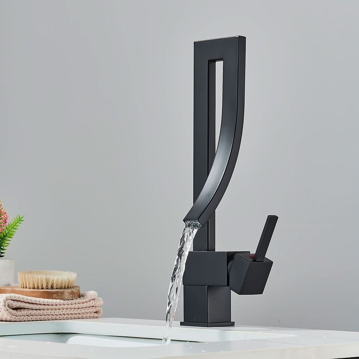 VELARIS - Robinet de lavabo moderne style cascade