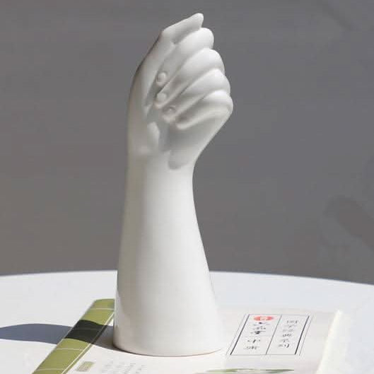PALMORA – Keramische Handvase für eine skulpturale Raumwirkung