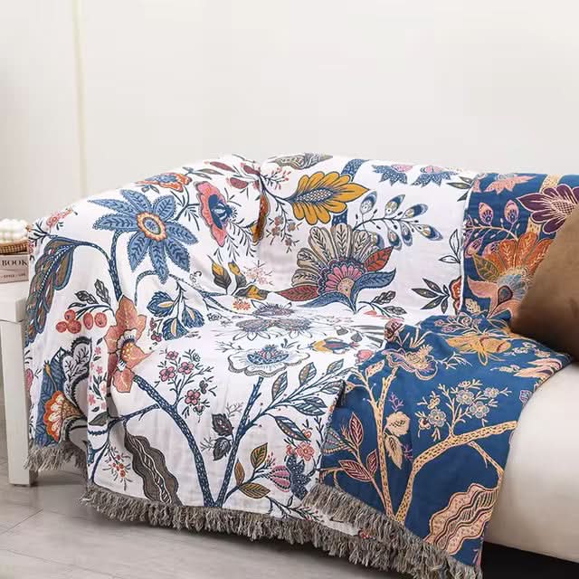 FLORIELUNA – Floral Statement Throw for Refined Living Room Accents