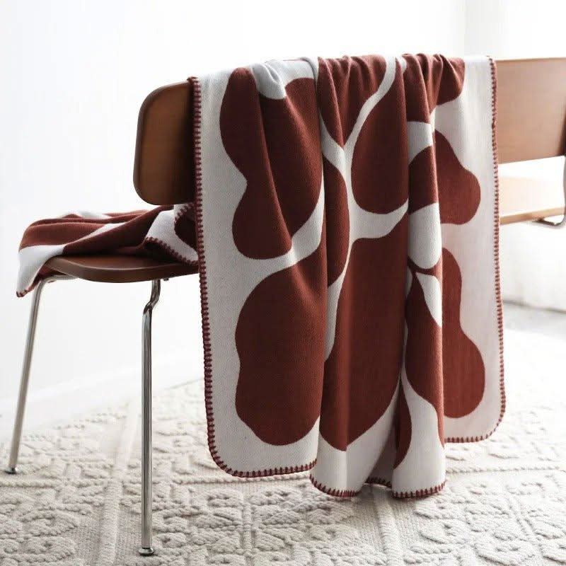 ARTAVENIXA – Boho Statement Blanket for Creative Sofa Styling