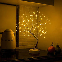 TREESCULORA – Candeeiro decorativo LED em forma de árvore para um interior marcante